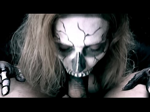 ❤️ شيطاني ڇوڪري ڪڪڙ کي چوسندي پنهنجي ڪاري وات سان ۽ نگلڻ سان. ❤️❌  تي sd.tubesexer-com.ru